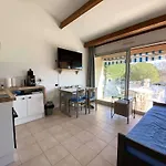2 Pieces En Duplex Avec Terrasse Et Piscine A - Fr-1-553-301 דירה *