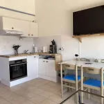 2 Pieces En Duplex Avec Terrasse Et Piscine A - Fr-1-553-301 Balaruc-les-Bains