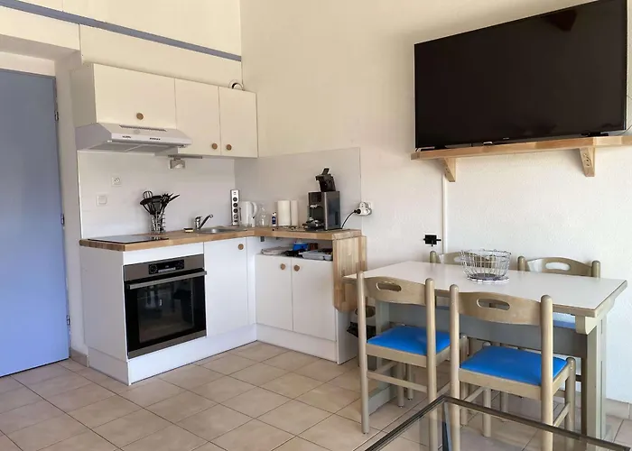 2 Pieces En Duplex Avec Terrasse Et Piscine A - Fr-1-553-301 Balaruc-les-Bains